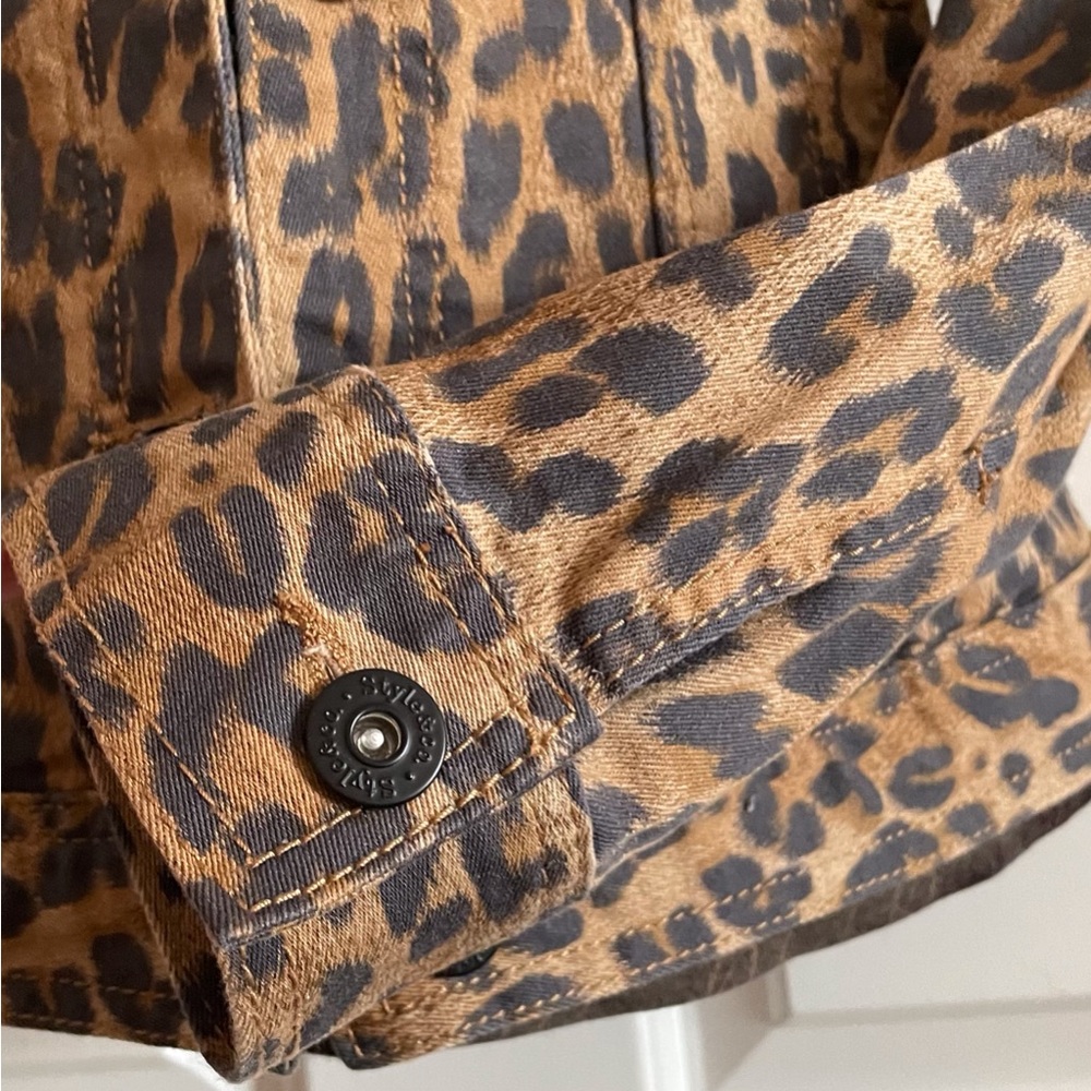 Black & Tan Leopard Print 🐆 Denim Jacket - Picture 7 of 10